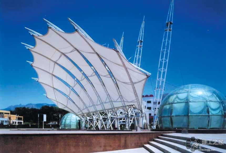 新泰车棚膜结构网架