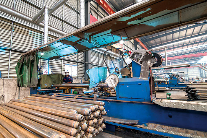 新泰网架杆件自动焊接